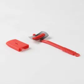 Cuchilla roja con hoja pivotante y tapa de protección